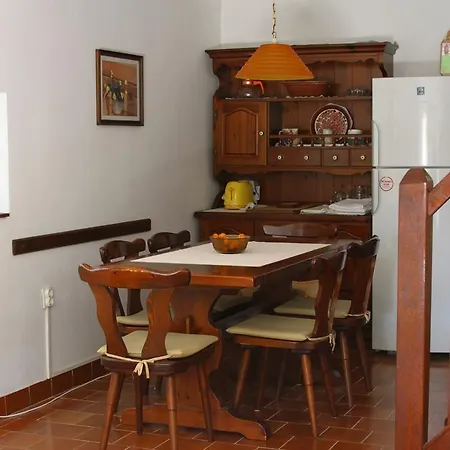 Casa Fontera 度假居 罗维尼