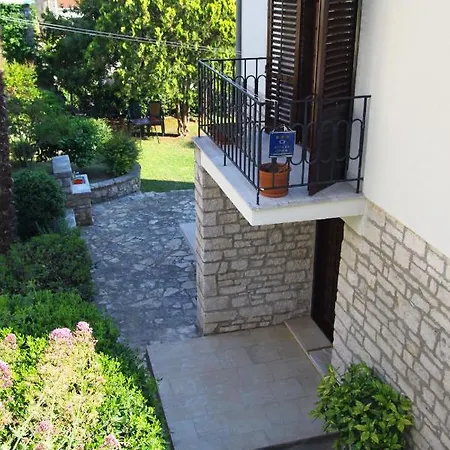 Casa Fontera 度假居 罗维尼